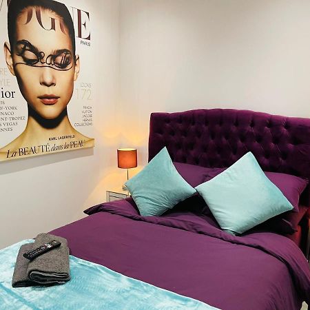 Salt Hill Windsor Legoland Eton Heathrow Luxury 2 Bed 1 Bath Free Parking Apartman Slough Kültér fotó