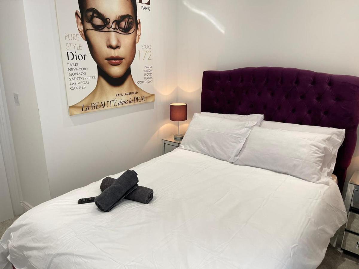 Salt Hill Windsor Legoland Eton Heathrow Luxury 2 Bed 1 Bath Free Parking Apartman Slough Kültér fotó