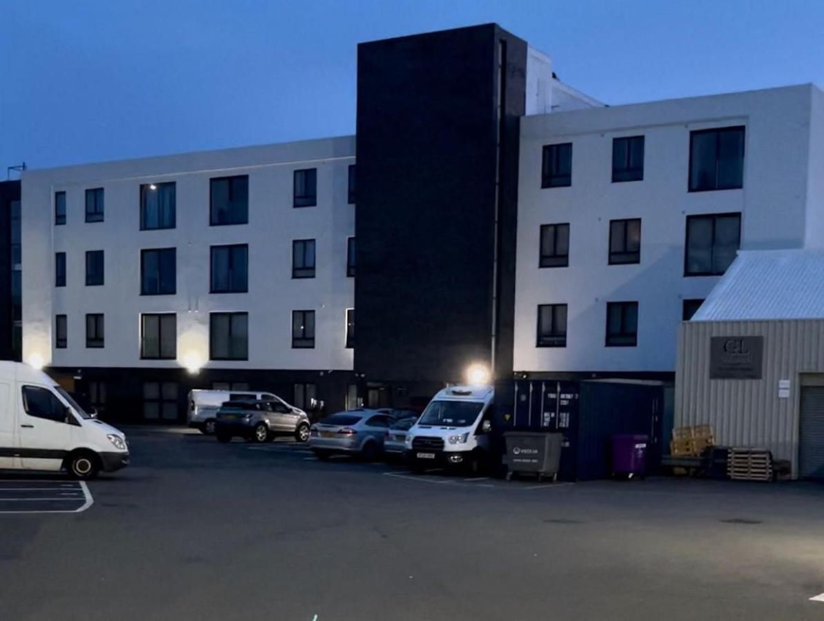 Salt Hill Windsor Legoland Eton Heathrow Luxury 2 Bed 1 Bath Free Parking Apartman Slough Kültér fotó