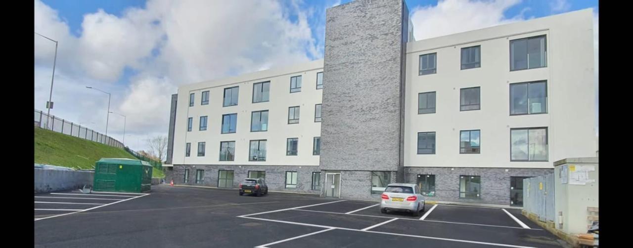 Salt Hill Windsor Legoland Eton Heathrow Luxury 2 Bed 1 Bath Free Parking Apartman Slough Kültér fotó